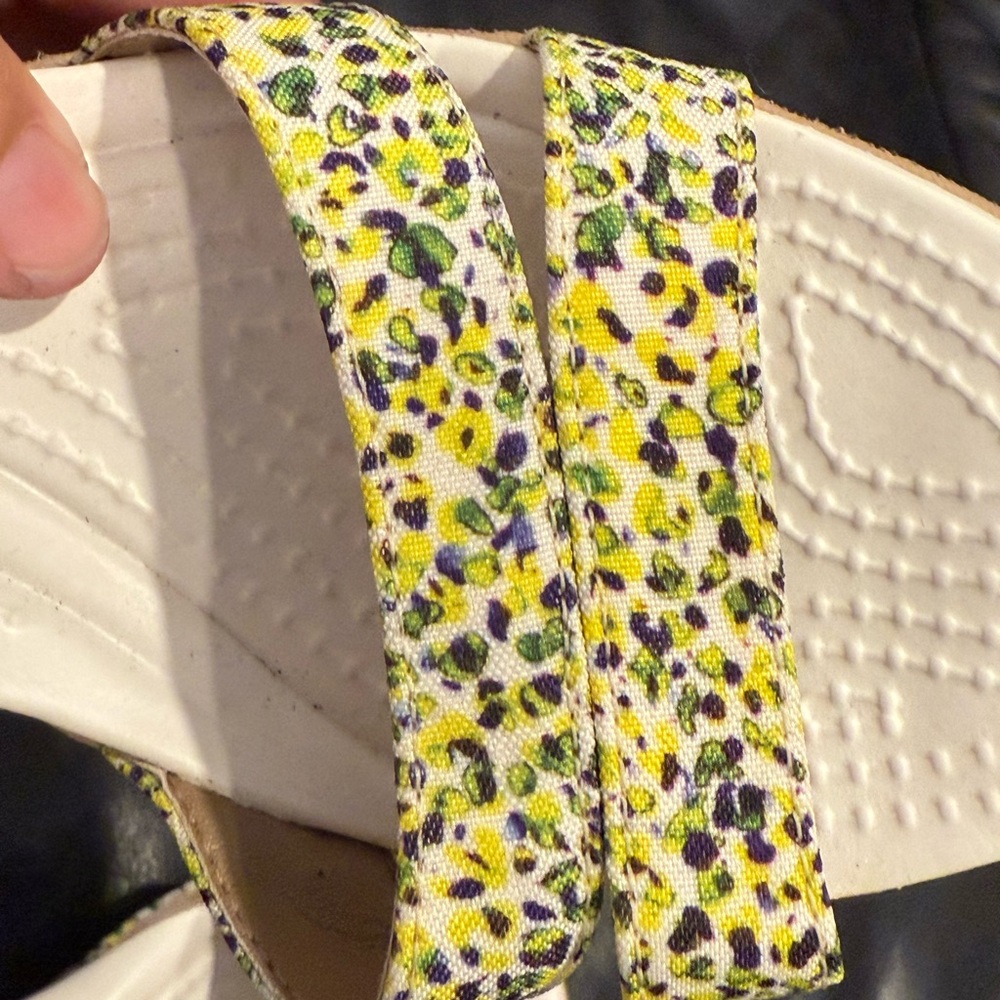 Women’s Crocs Tan Wedge Sandals with Yellow Floral Straps - Picture 9 of 9